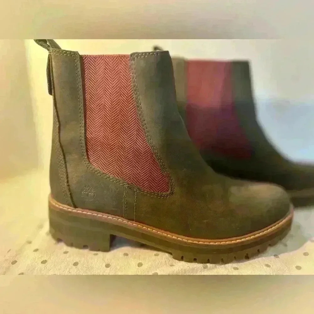 Timberland Pull-on Lug Boots NWOT - Picture 3 of 13